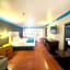 Casa Blanca Hotel & Suites Orange SR-55 Freeway, Near Honda Center, Chapman University, Disneyland