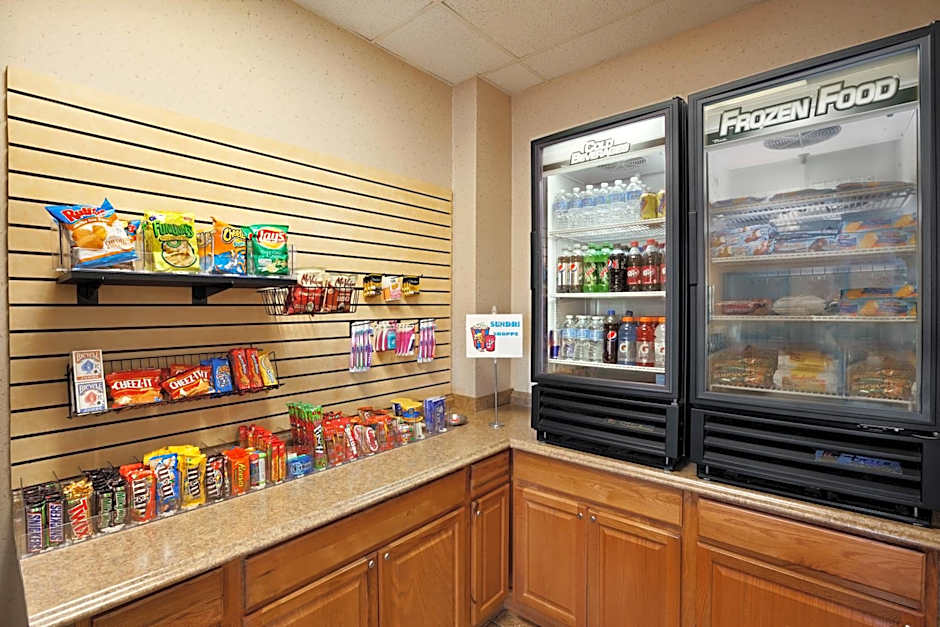 Super 8 by Wyndham Collinsville St. Louis