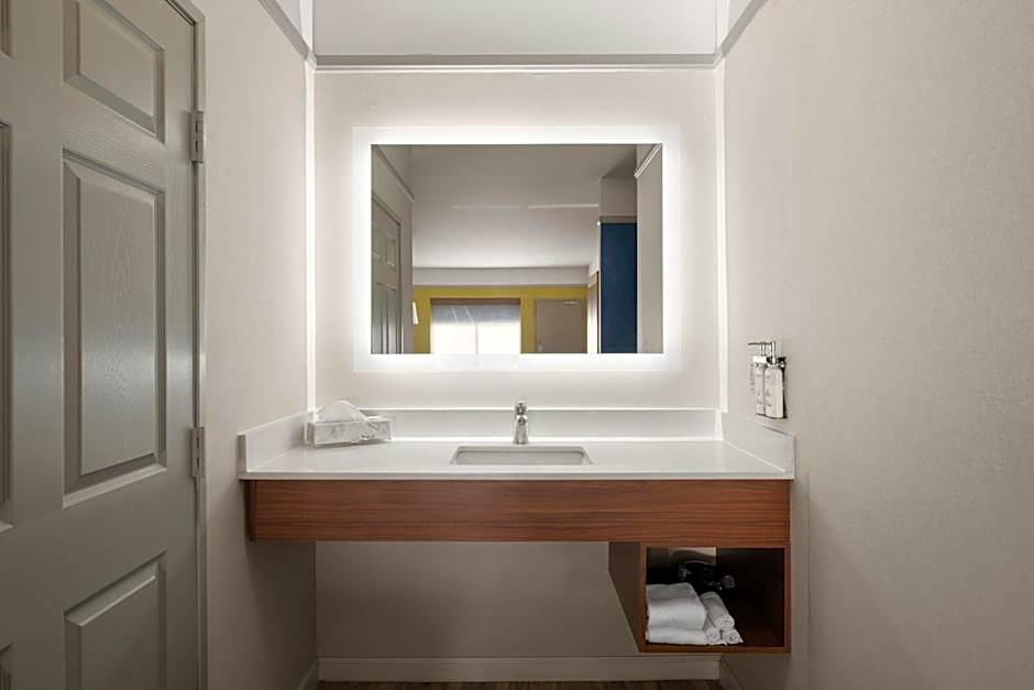 Holiday Inn Express Hotel & Suites San Dimas By IHG