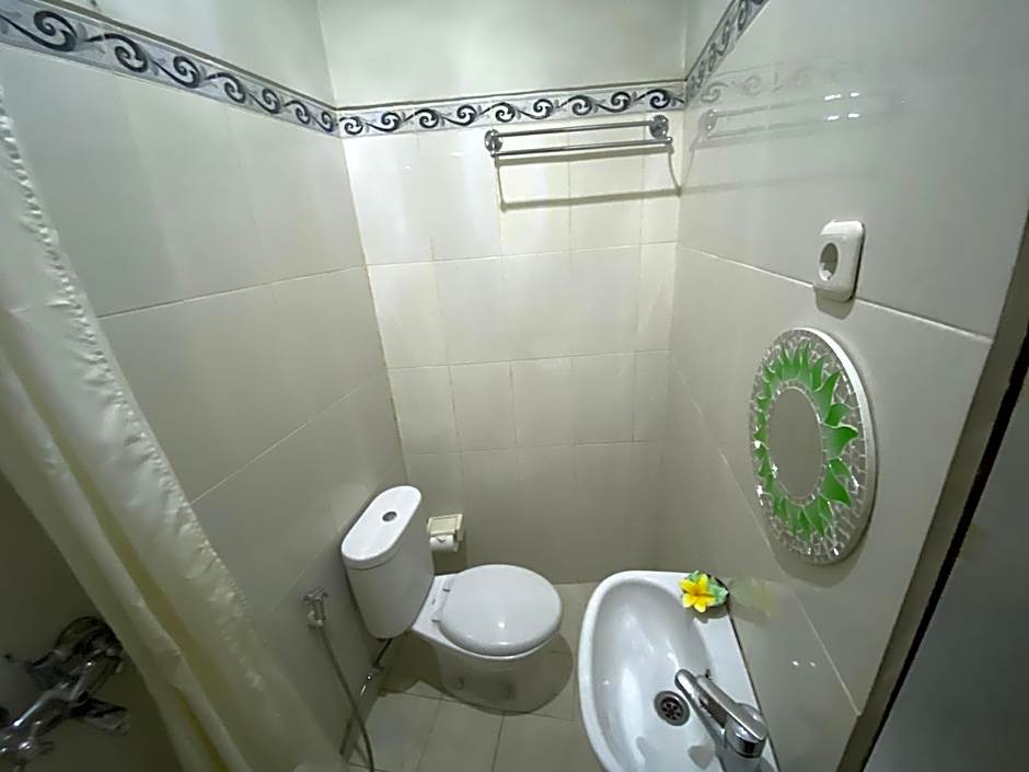 Suwardika Homestay & Dormitory