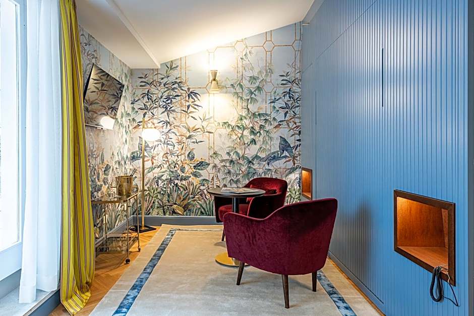 Glimpse Hotel