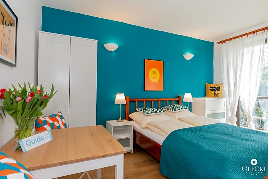 OLECKI Holiday House