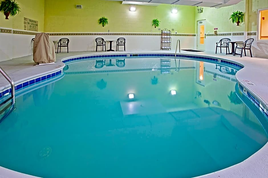 Travelodge by Wyndham Knoxville West