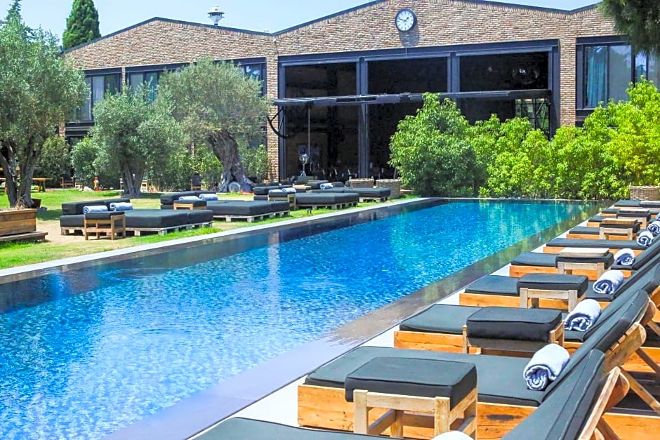 Warehouse By The Stay