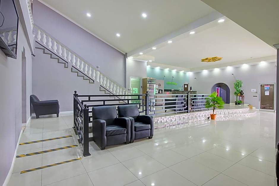 Airport Suites Hotel