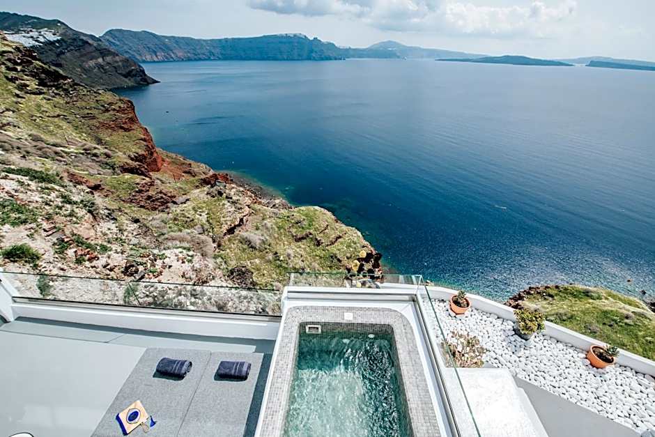 Virginia's Cave Villas