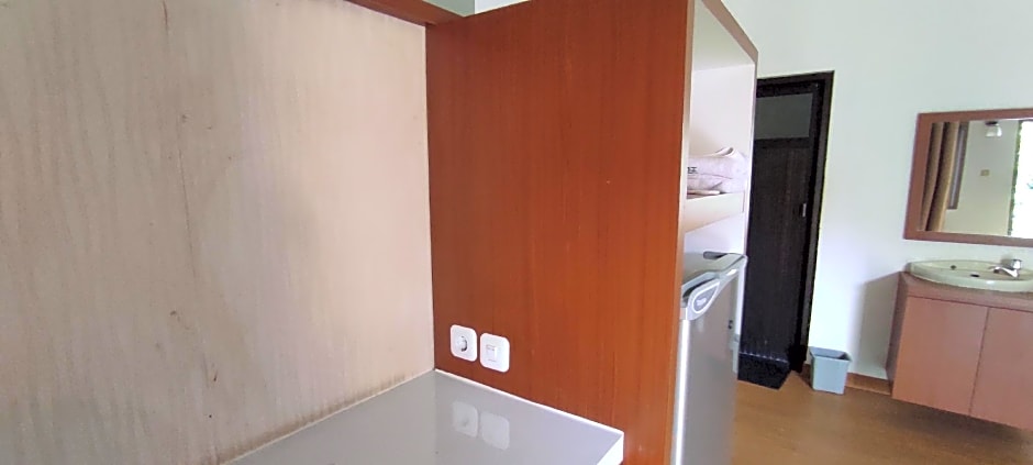 OYO 93051 Wisma Syariah Buloe Near Lapangan Abubakar Lambogo Batili Enrekang