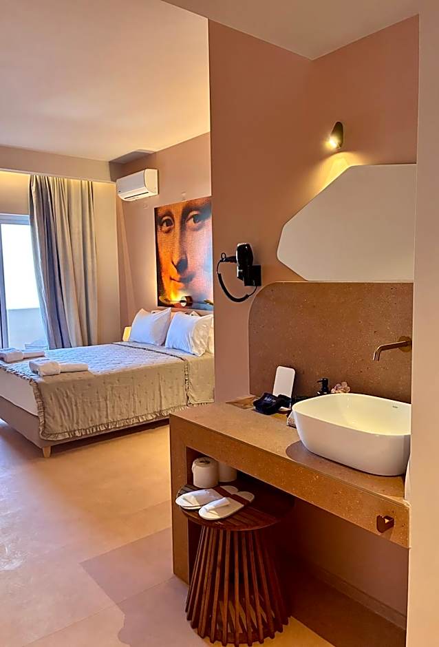 Tree of Life Art Hotel