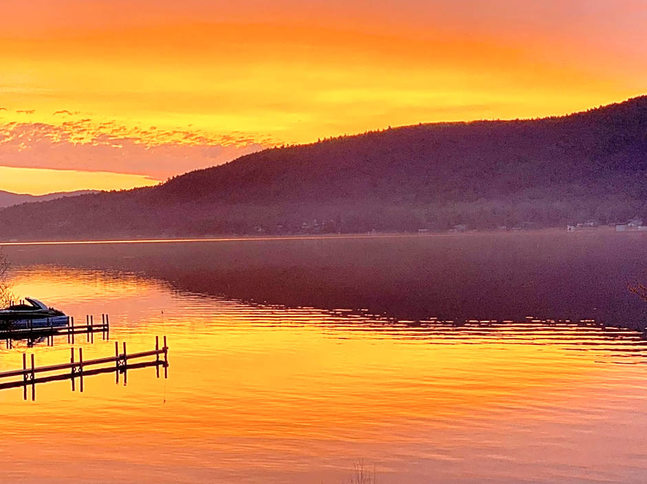 The Sundowner on Lake George