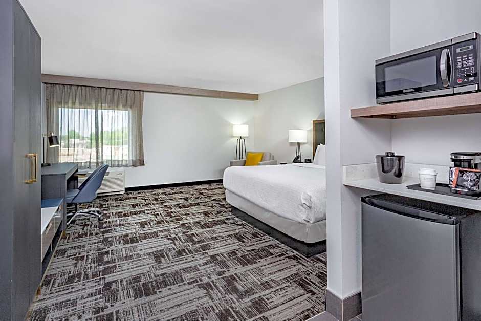 LaQuinta Suites by Wyndham South Bend Notre Dame Area