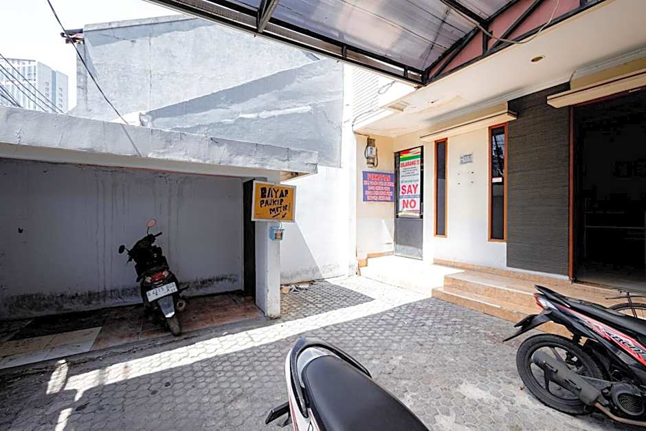 J&B Rooms Tomang Jakarta Mitra RedDoorz