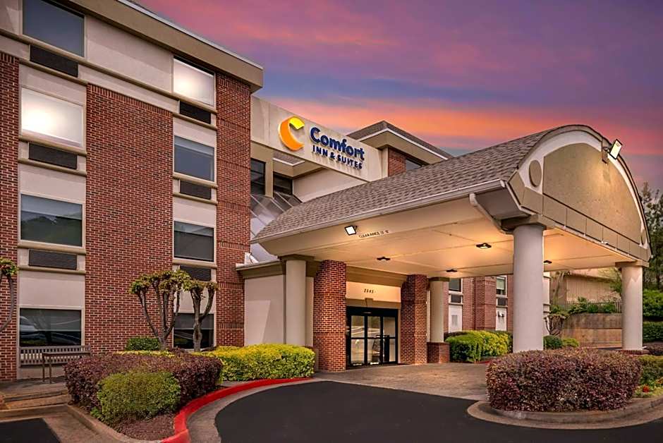 Comfort Inn & Suites Suwanee - Sugarloaf