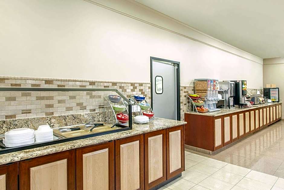 Hawthorn Extended Stay by Wyndham Bloomington