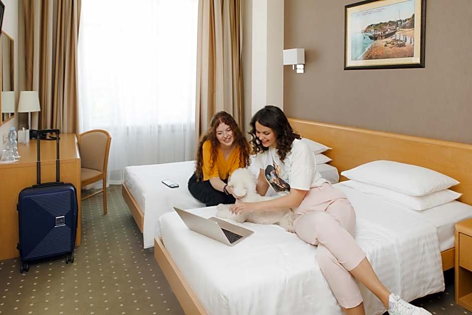 Alexandrovskiy Hotel