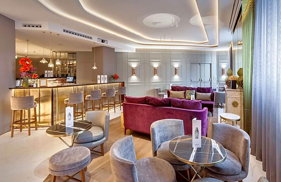 Barcelo Emperatriz Hotel