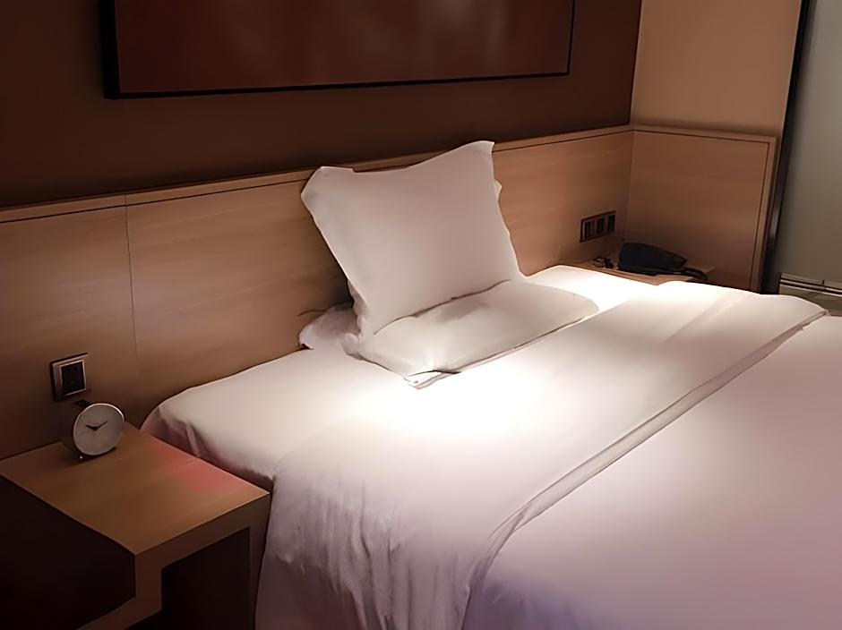 GreenTree Alliance Hotel Chongqing Jiefangbei Walking Street – Chungking (Chongqing)
