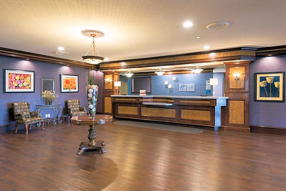 Holiday Inn Express Holland By IHG