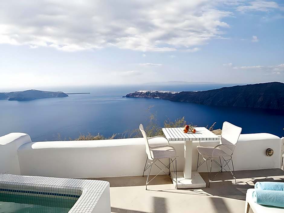 White Santorini Suites & Spa