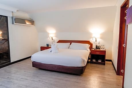 Suite with Whirlpool