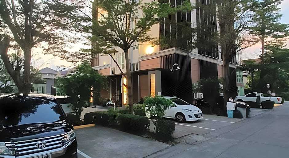 Collection O The Bangkok Cha Cha Suite