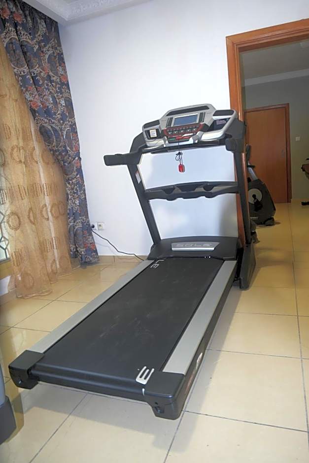 Noubou International Hotel AKWA