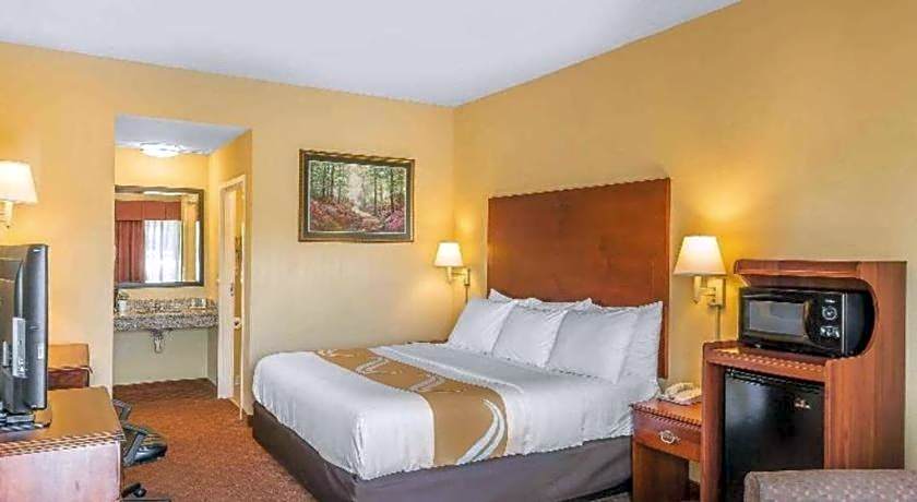 Quality Inn Calera I-65 exit 231