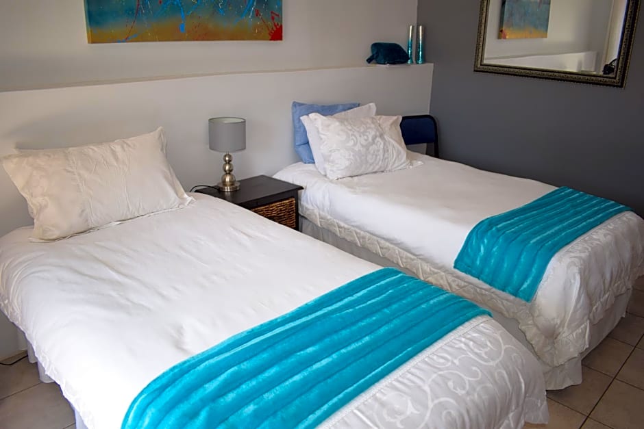 Oppi Hoek Guest House