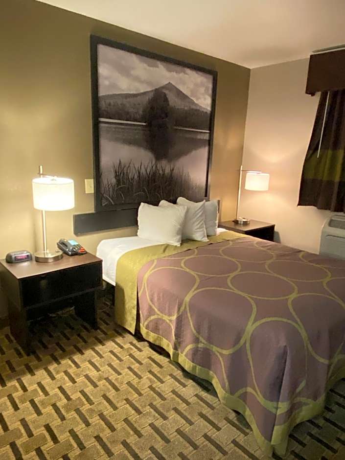 Super 8 by Wyndham Lynchburg VA