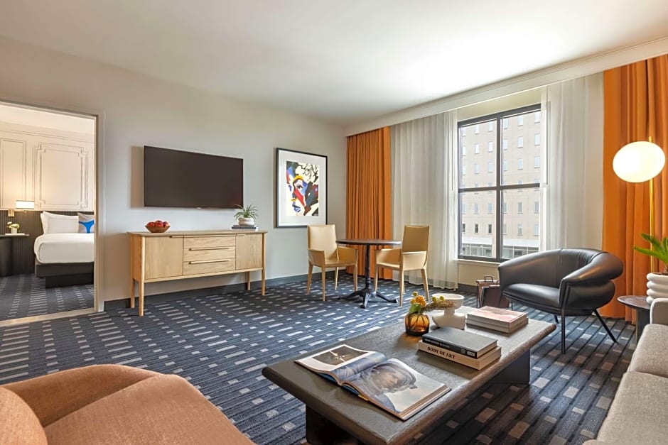 106 Jefferson Huntsville, Curio Collection by Hilton
