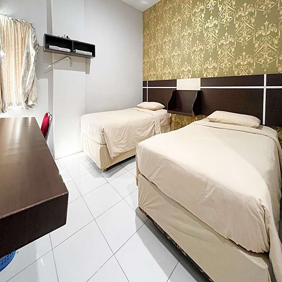 RedDoorz at Lucky Inn Panakukkang Makassar