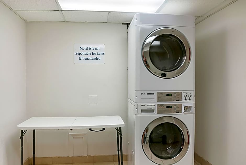 Motel 6-New Orleans, LA - Near Downtown