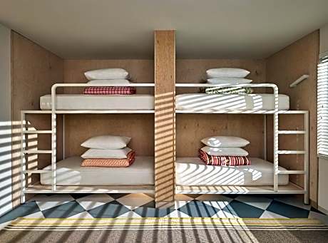 Octo Room with Eight Bunk Beds