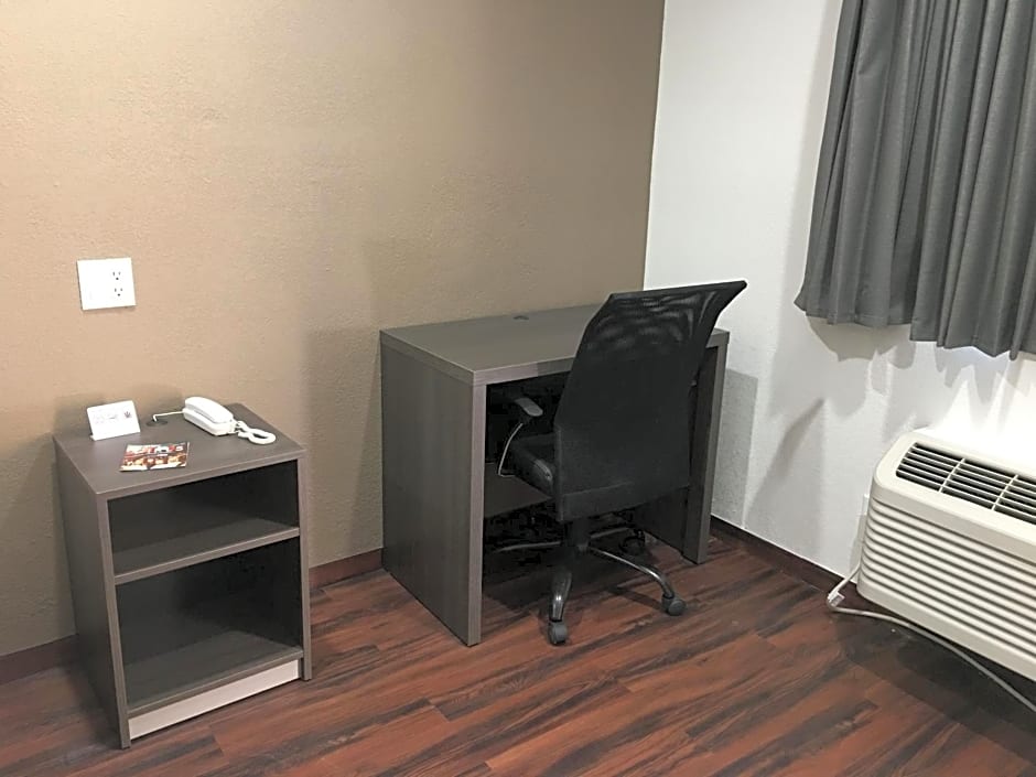 Baymont by Wyndham Bakersfield