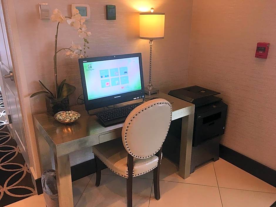 Holiday Inn and Suites East Peoria By IHG