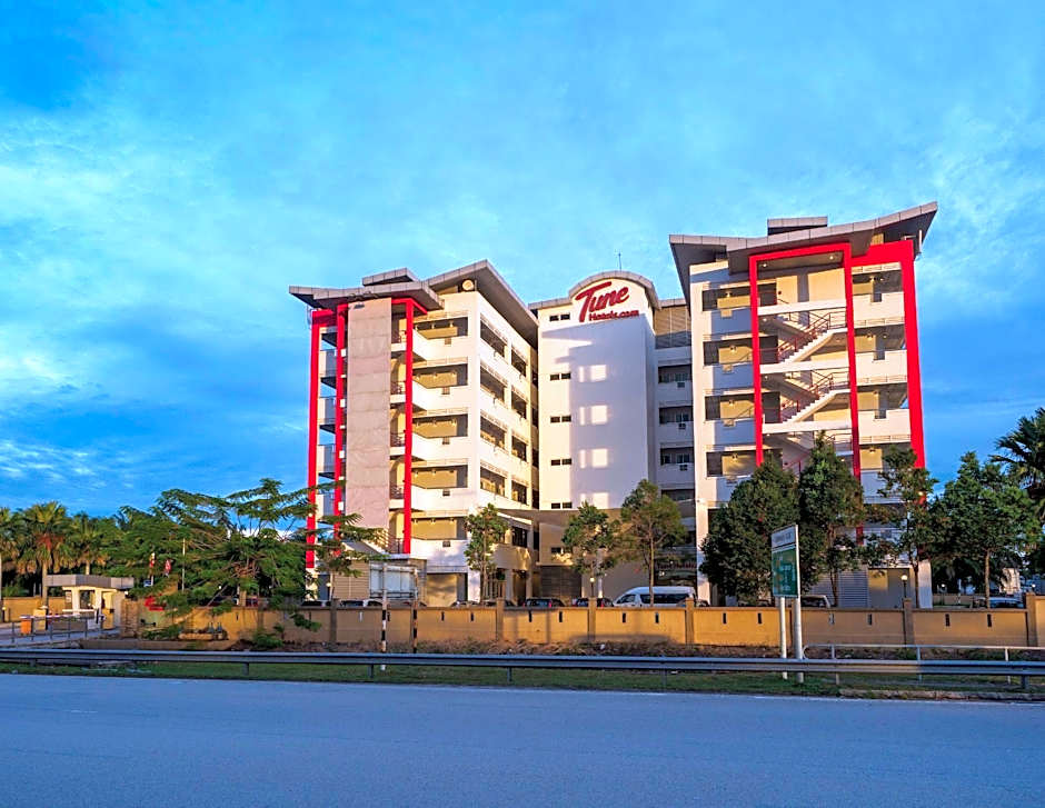Tune Hotel KLIA Aeropolis (Airport Hotel)