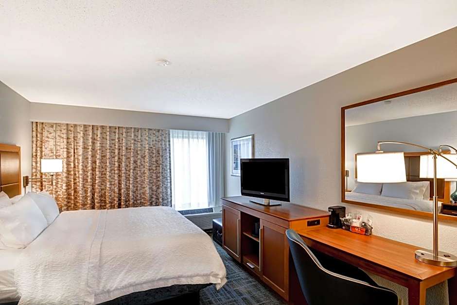 Hampton Inn By Hilton Memphis-Poplar