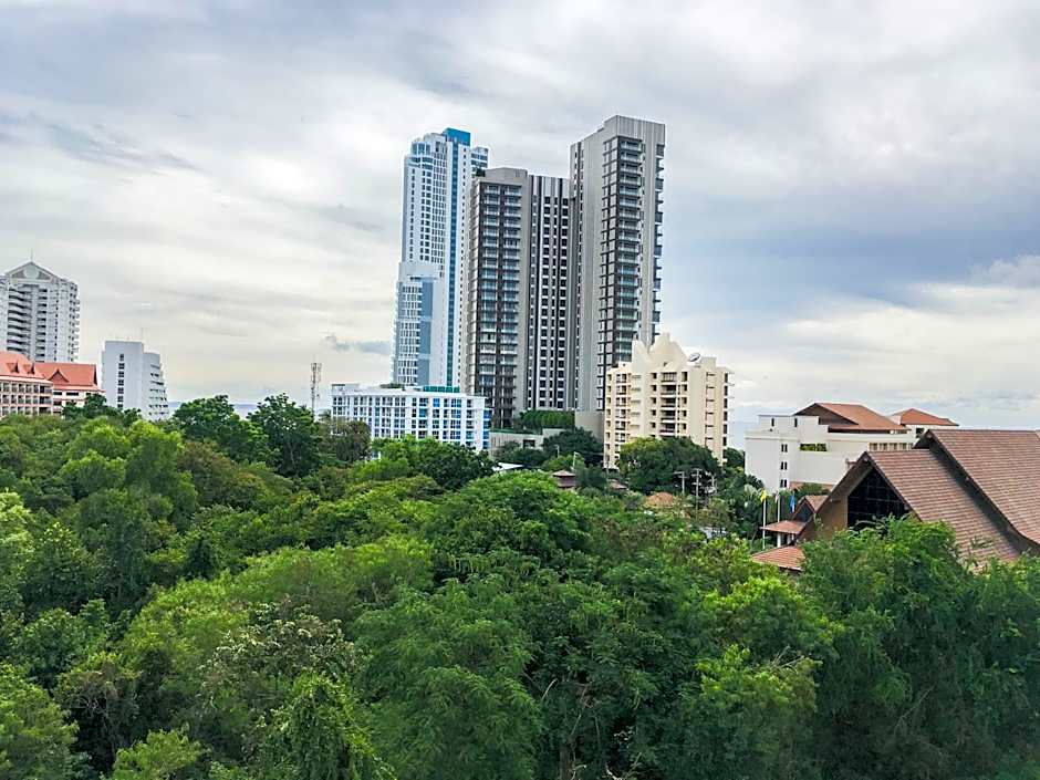 Club Royal Wongamat by Pattaya Sunny Rentals