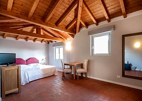 Standard Twin Room with Garden View