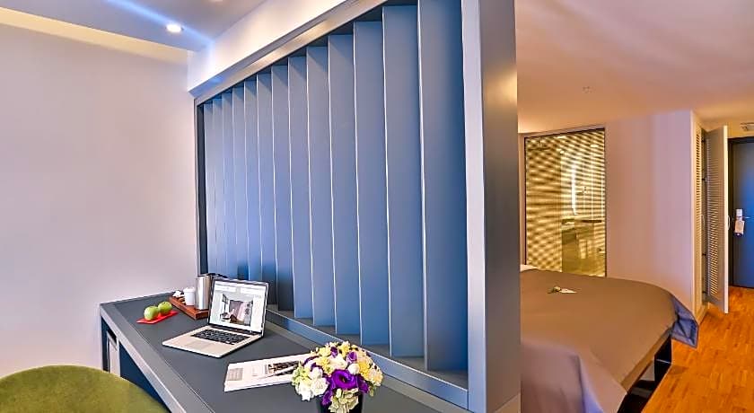 Business Life Boutique Hotel