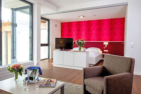 Superior Apartment with Partial Sea View