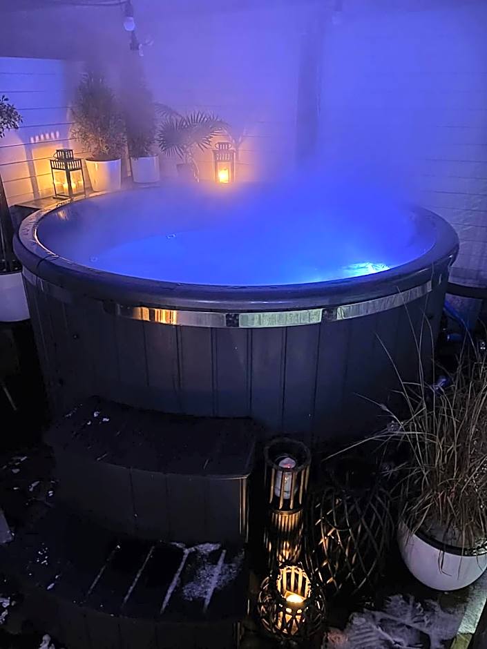 Domki Jelonek - Ogrzewane, klimatyzowane, balia-jacuzzi