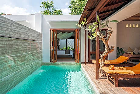 Premier Pool Suite