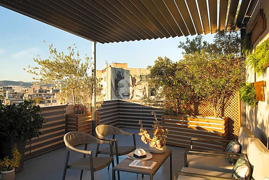 Urban Nest - Suites & Apartments