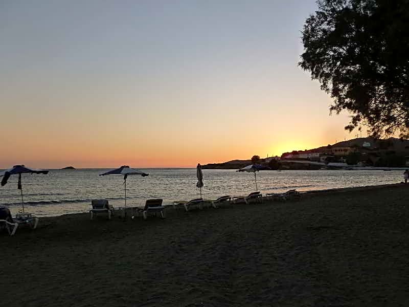 Akrogiali Rooms & Studios