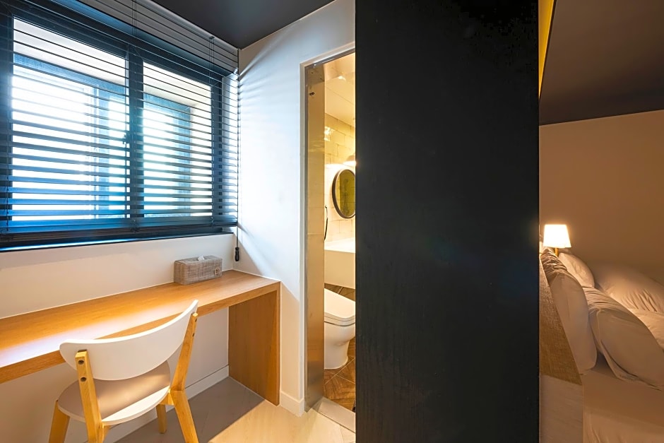 Tongyeong Hangnam Brown Dot