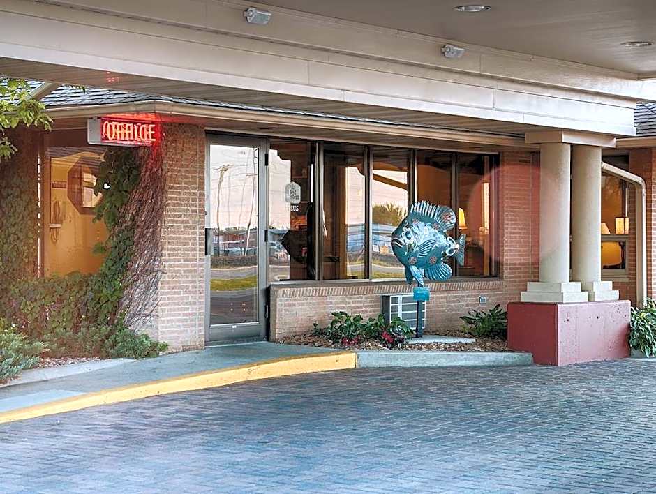 Quality Inn & Suites Detroit Lakes