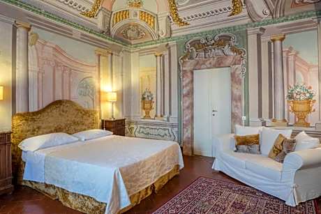Suite with Garden View