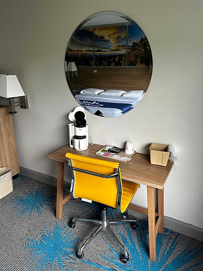 Days Inn by Wyndham Dahlonega University Area