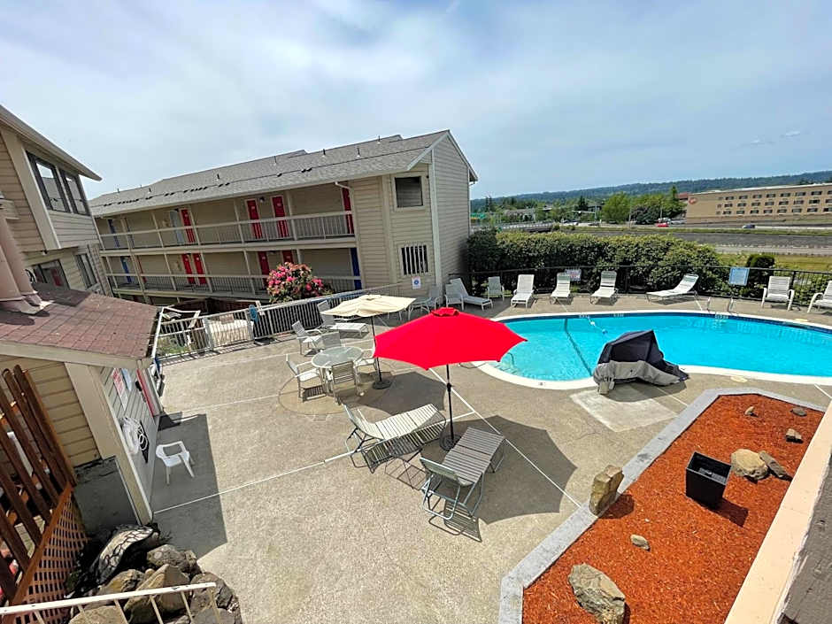 Sunnyside Inn and Suites