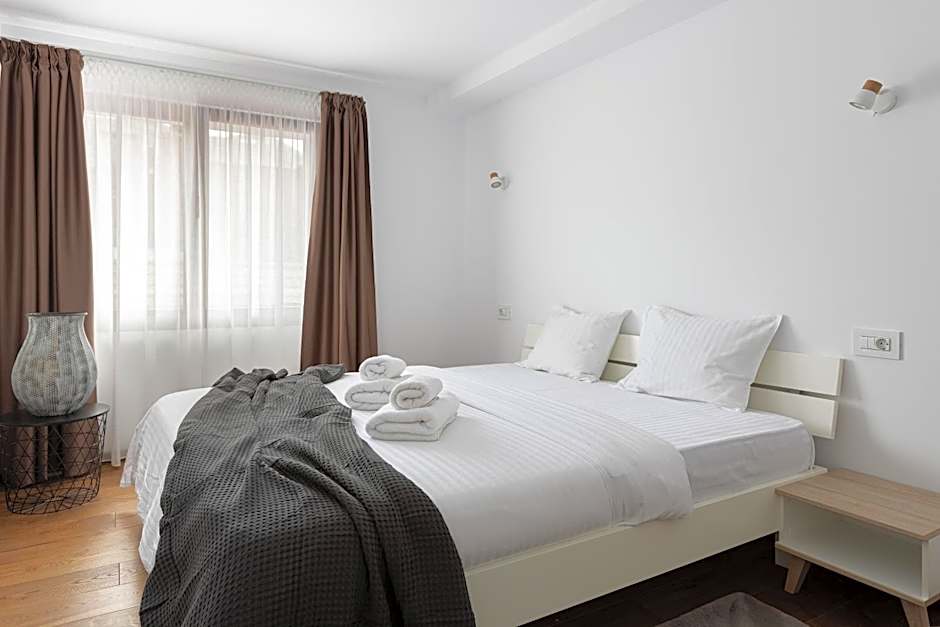 PEAK Aparthotel - Old Town - by CityHost